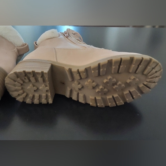 Report Railey Cozy Kids' Tan Faux Fur-Lined Boots / Girl's Size 1 - Picture 4 of 9